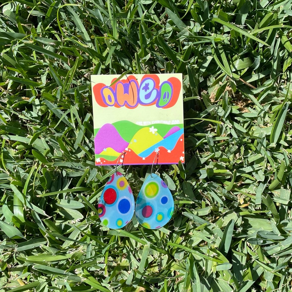 grooviest 70s oweo light blue drop earrings